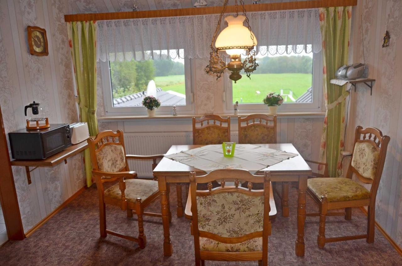 Ferienwohnung Kleinhaus, 95008 Rhauderfehn Екстер'єр фото